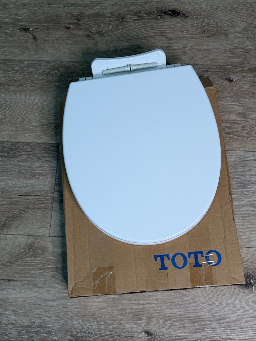 TOTO SS113#01 White Soft-Close Toilet Seat with Quiet-Close Hinges